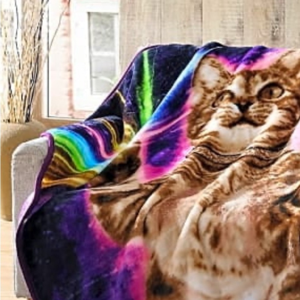 Super soft and plushy colorful cat blanket - Picture 1 of 4